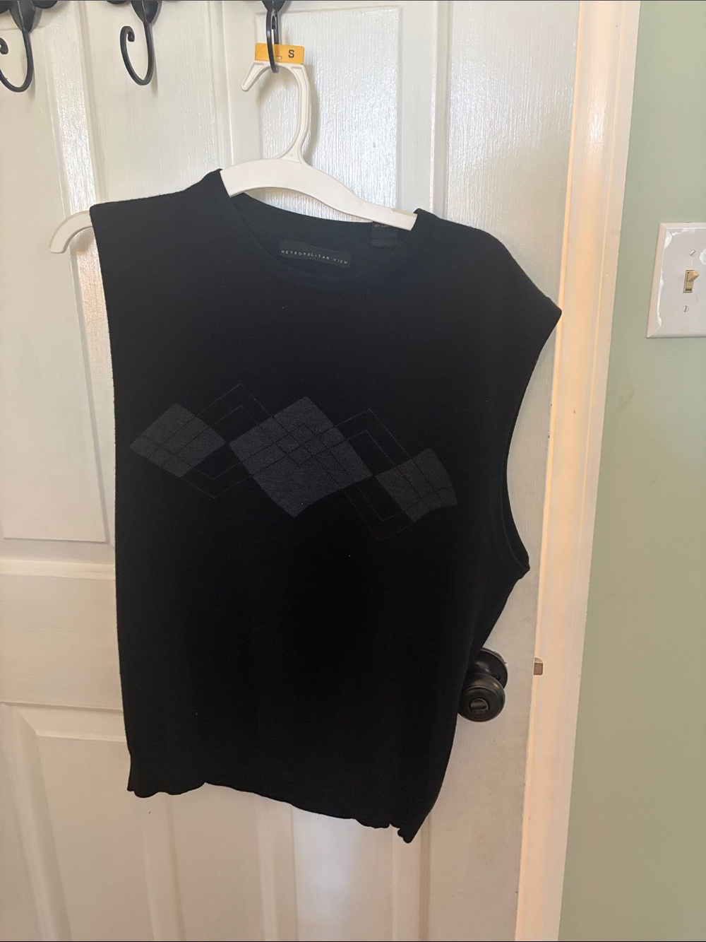 Black Sleeveless Knit Tank with Subtle Diamond Motif